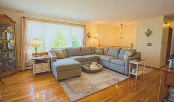 129 Summit St, Baileyville, ME 04694