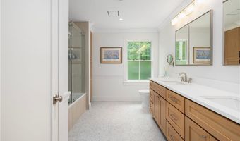 31 Wright Ln, Jamestown, RI 02835