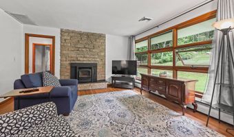 37 Anella Dr, Bethany, CT 06524