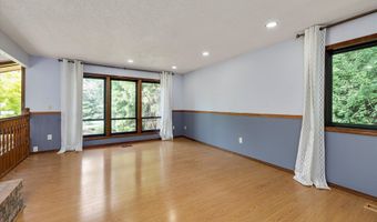 17699 S HOLLY Ln, Oregon City, OR 97045
