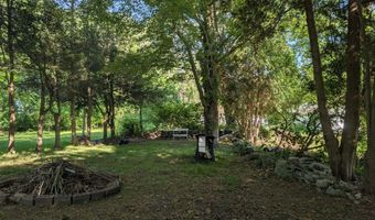 17 Autumn Trl, Coventry, CT 06238