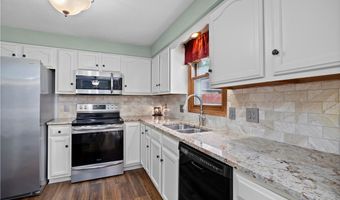 923 Hillside Dr, Amherst, OH 44001