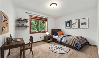 2544 Avery Ln, Altoona, WI 54720