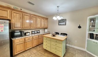2259 E Laurel St, Atmore, AL 36502