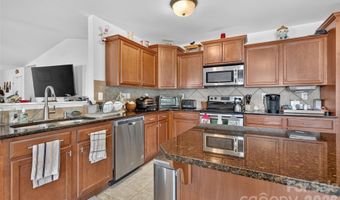 627 Smokehouse Ln, Albemarle, NC 28001