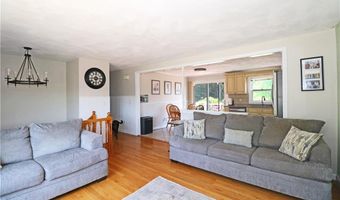 62 Valleybrook Dr, East Providence, RI 02914