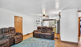 922 S Oak Ave, Aurora, MO 65605