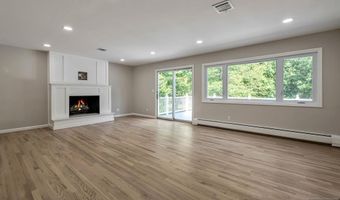 31 Gloria Dr, Allendale, NJ 07401