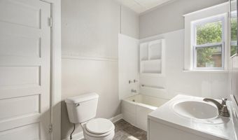 208 E Oak St, Albion, MI 49224