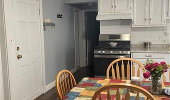 12 Third School St 2, Bristol, RI 02809