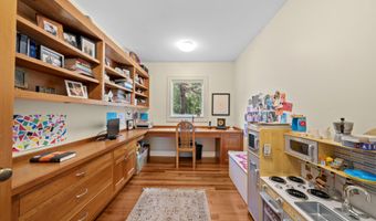 476 Baxter Neck Rd, Barnstable, MA 02630