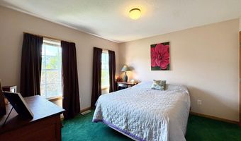 6701 Three Lakes Pkwy, Des Moines, IA 50320