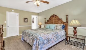 111 Hidden Pond Ln, Asheville, NC 28804