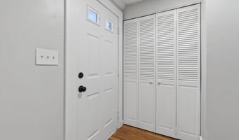 8336 CLAREMONT WOODS Dr, Alexandria, VA 22309