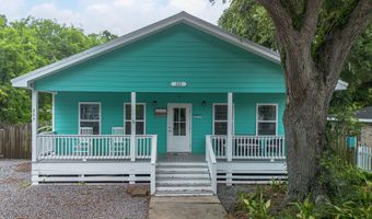 223 Sycamore St, Bay St. Louis, MS 39520