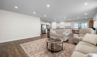 160 Eagle Cir, Amherst, OH 44001