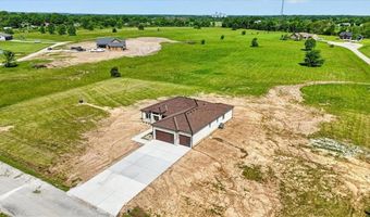 422 NE Lakota Dr, Adrian, MO 64720