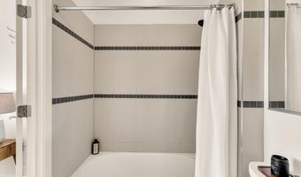 2550 17TH St NW 317, Washington, DC 20009