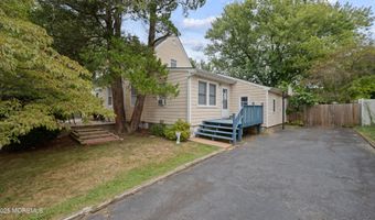 125 Eighth St, Belford, NJ 07718