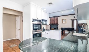 38 N Lake Shore Dr, Brookfield, CT 06804