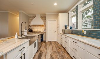 4 Gibson Ln, Cape May Court House, NJ 08210