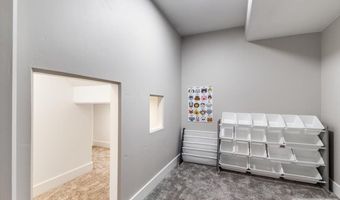 1952 47th St, Ammon, ID 83401