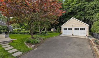 17 Ridge Rd, Danbury, CT 06810