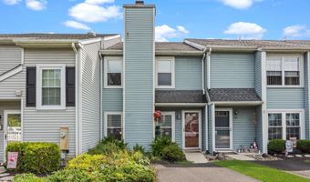 33 BARK HOLLOW Ln, Horsham, PA 19044
