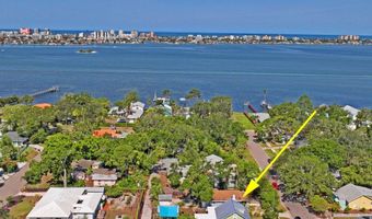 403 PRINCESS St, Clearwater, FL 33755