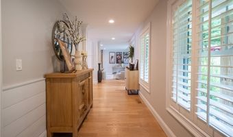 136 Aldrich Rd, Glocester, RI 02857
