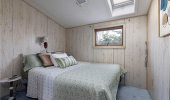 18 Beach Row, Narragansett, RI 02879