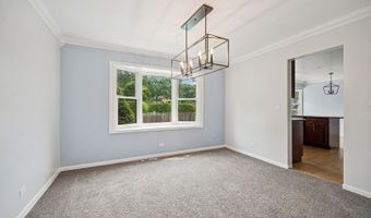 2425 N Drury Ln, Arlington Heights, IL 60004