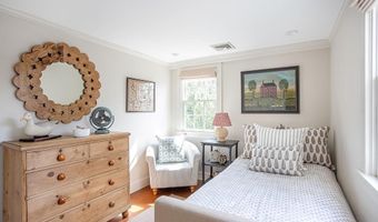 41 Elm St, Newport, RI 02840