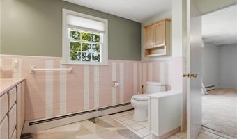 16 Old Simmonsville Rd, Johnston, RI 02919