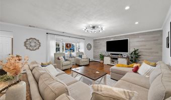 160 Grand Central Ave, Amityville, NY 11701