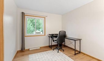 956 Blackoaks Ln, Anoka, MN 55303