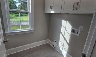 793 Fairway Rd, Ayden, NC 28513