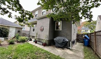 172 Bluff Ave, Cranston, RI 02905