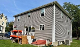 215 Metacom Ave, Bristol, RI 02809