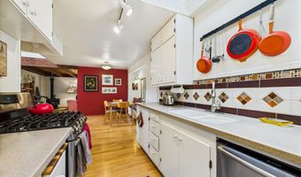 402 Tanglewood Rd, Arcata, CA 95521