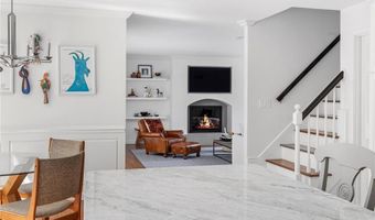 215 Watch Hill Dr, East Greenwich, RI 02818
