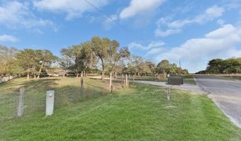 1523 Meadow Gln, Adkins, TX 78101