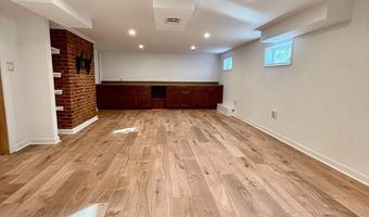 5713 19TH St N, Arlington, VA 22205