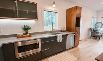 1002 Abby Rd, Alton, IA 51003