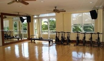 19501 W Country Club Dr PH-06, Aventura, FL 33180