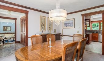 10 Oak Hill Dr, Lincoln, RI 02865