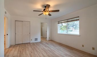 1057 4th St SE, Bandon, OR 97411