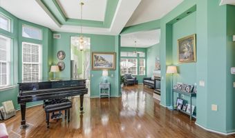 10 Deer Lake Ct, Barnegat, NJ 08005