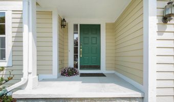 4871 S Ridgeside Cir, Ann Arbor, MI 48105