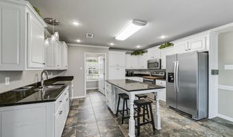 169 Creekside Dr, Austin, AR 72007